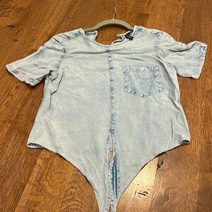 D&Kade Women’s Blue Blouse Size Small